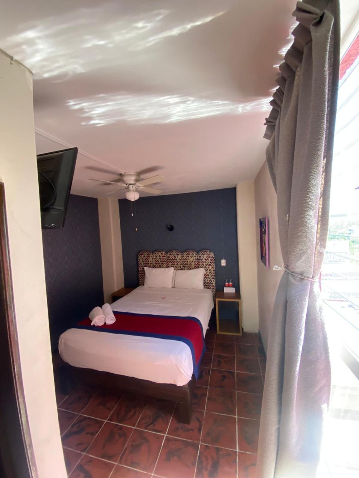 Hotel Flamingos Гуадалахара Екстериор снимка